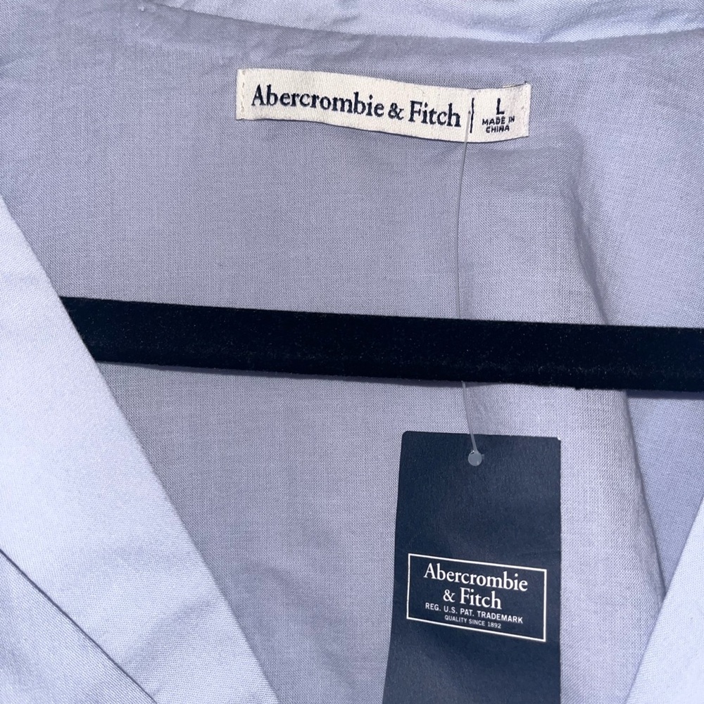 Abercrombie & Fitch Long-Sleeve Poplin Wrap Top - Picture 9 of 9